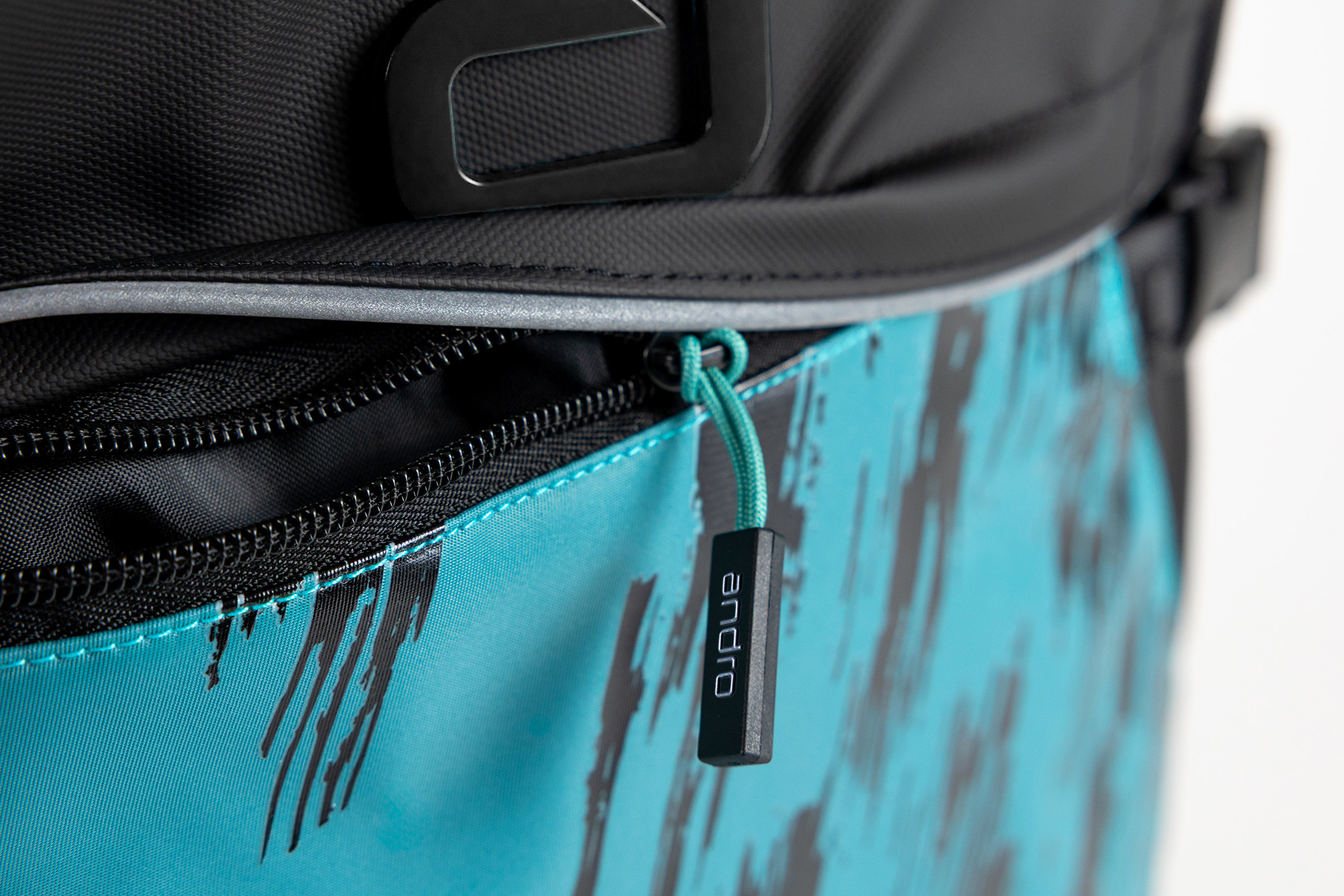 andro Rucksack Taiva schwarz/türkis